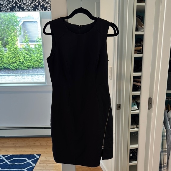 Milly Dresses & Skirts - Fabulous Milly Black Sheath Mini Dress with Slit